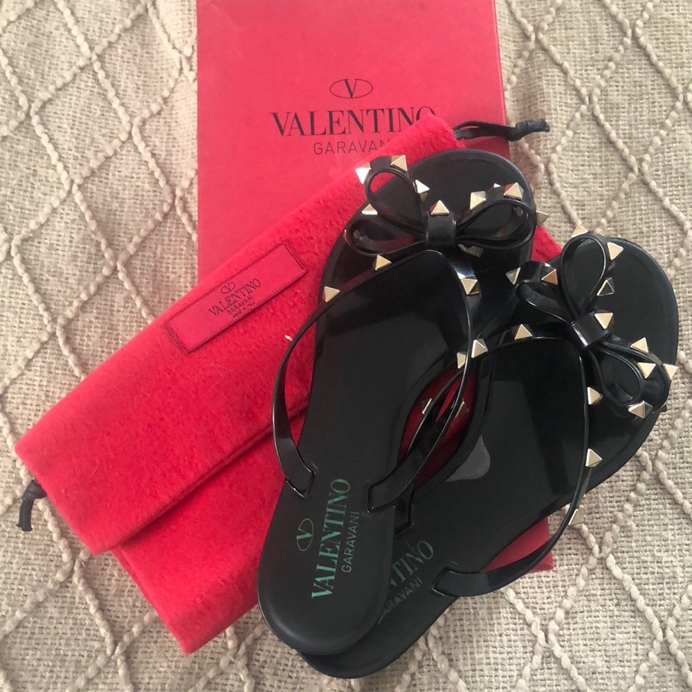 Authentic Valentino Garavani Rockstud Sandals